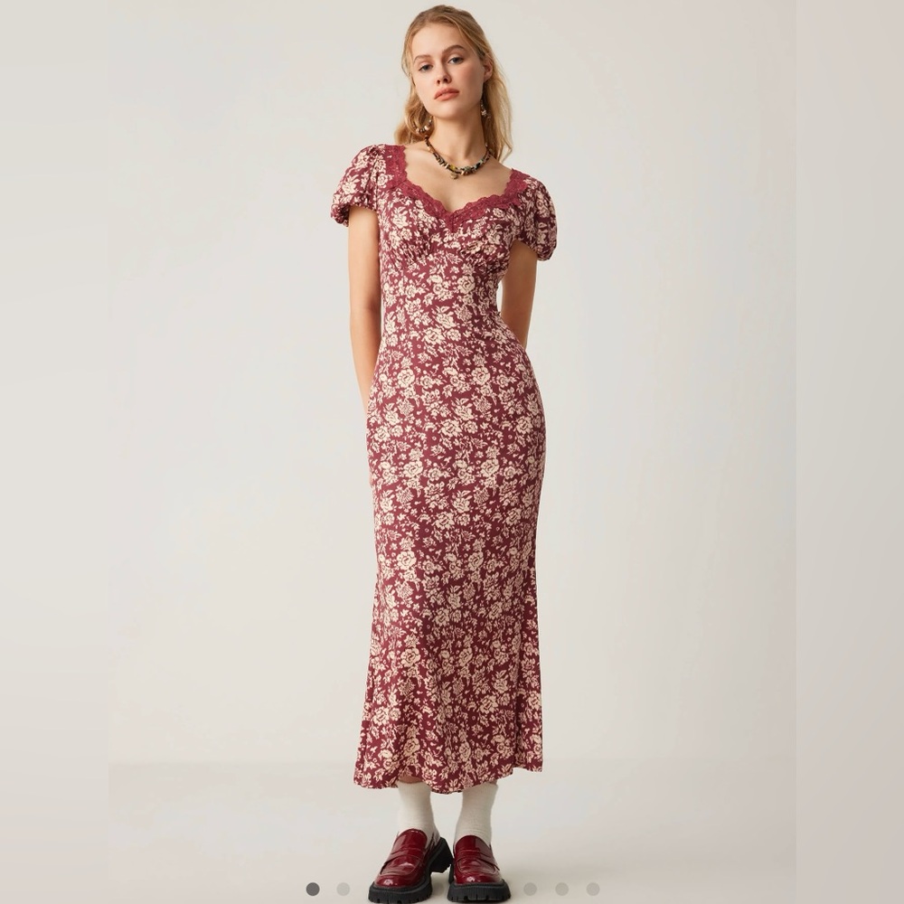 CIDER V-Neck Floral Lace Mermaid Maxi Dress Maroon Large